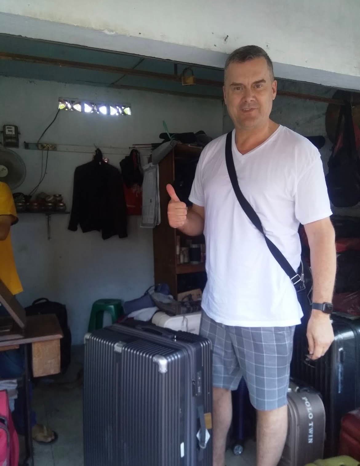 Dewatas – Service de Sacs, Valises & Graphisme (1/3)