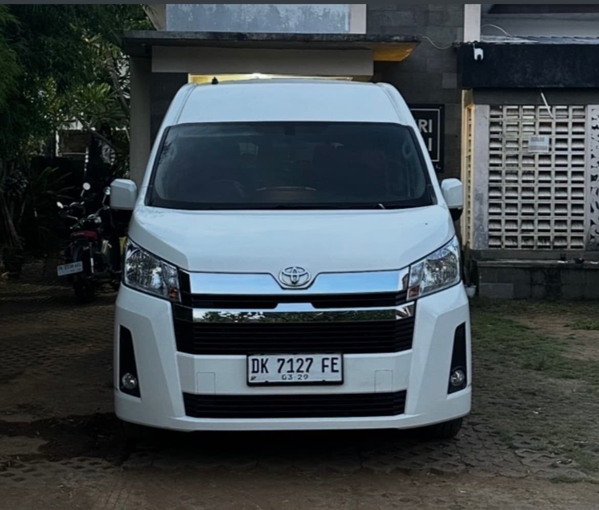 Car rental-Toyota Hiace Premio + Driver