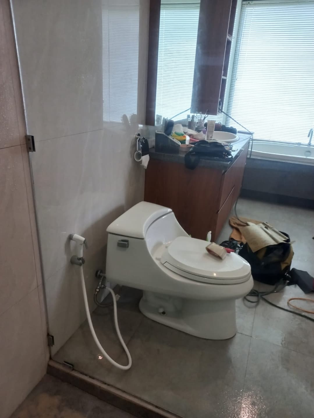 SHOWER GLASS CLEANING (1/2)
